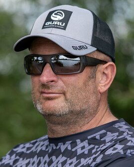 GURU Grey patch trucker cap / pet
