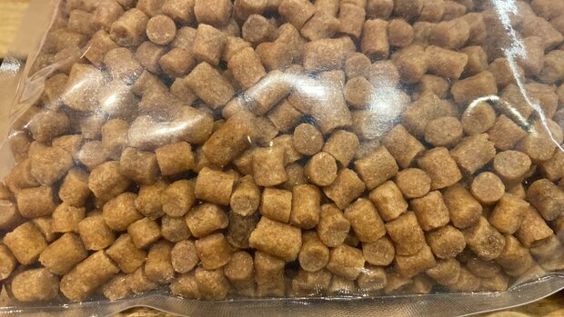 Pluys Fin Feed pellet 8mm - 1kg