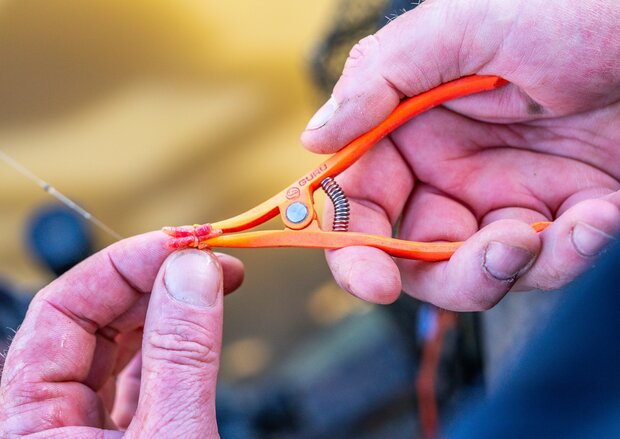 Guru Pellet Pliers